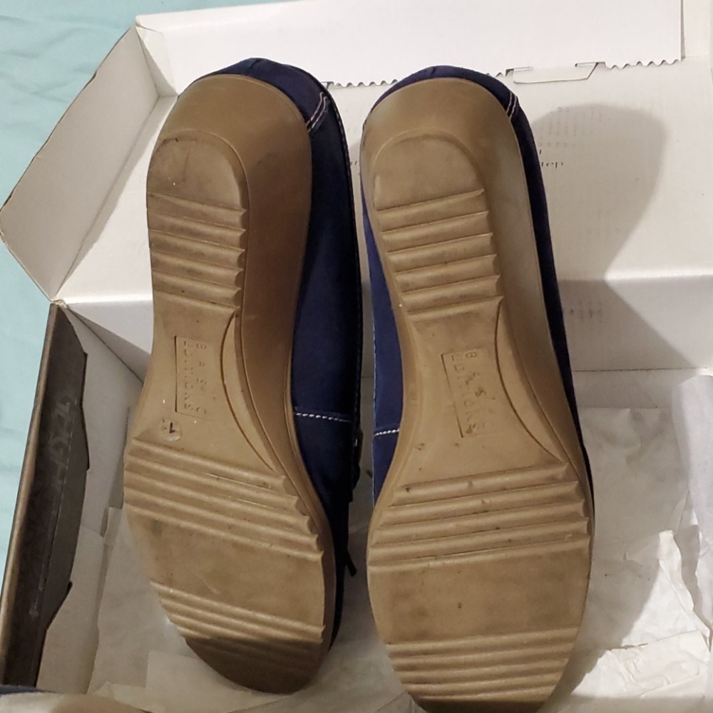 Basic Editions Shoes - Picture 7 of 7